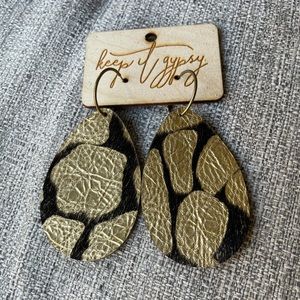 Keep It Gypsy Giraffe Print Earrings